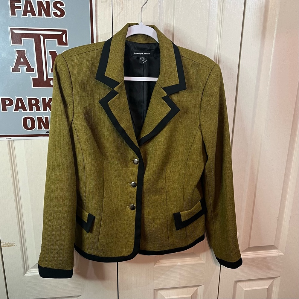 Ainsley & Aidan Women’s Blazer